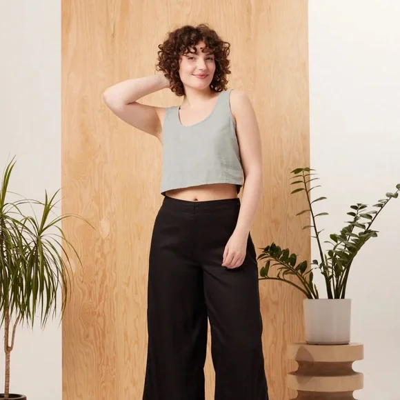 Cropped Lace Up Back Tank - Picture 6 of 6